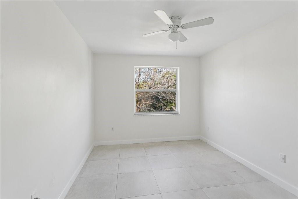 Towngate 156-11 B - Residential Lease