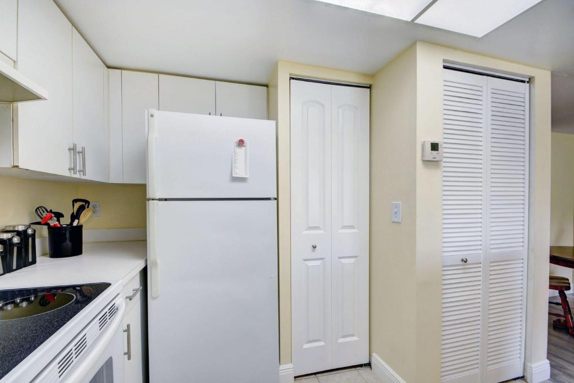 GRAND VIEW AT CRESTWOOD CONDO - Residential