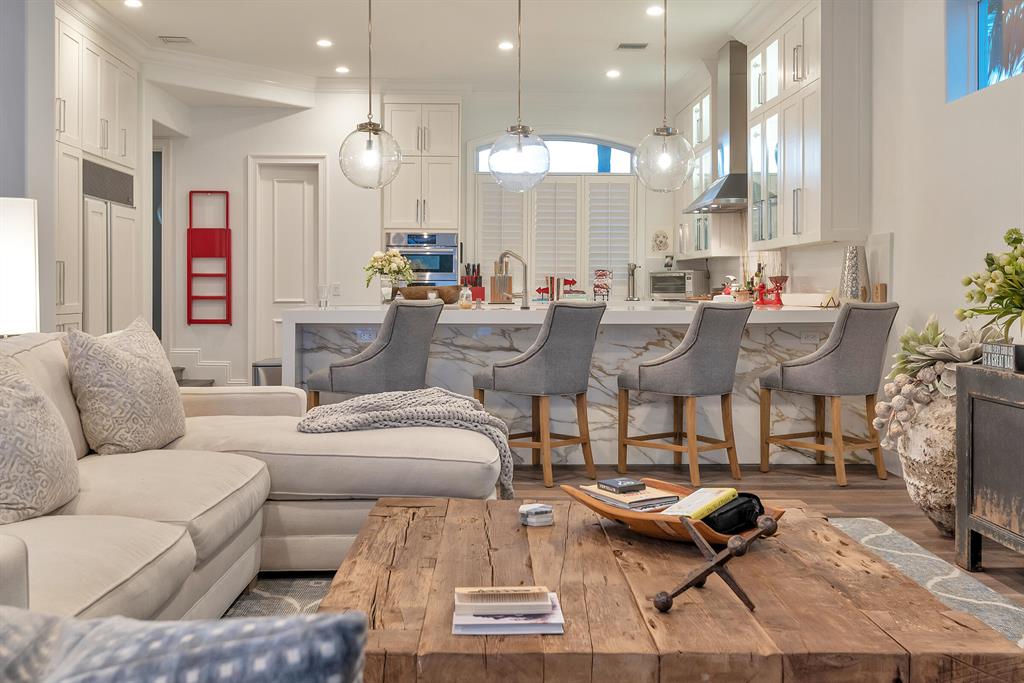 LAKE ROGERS ISLE UNIT E - Residential