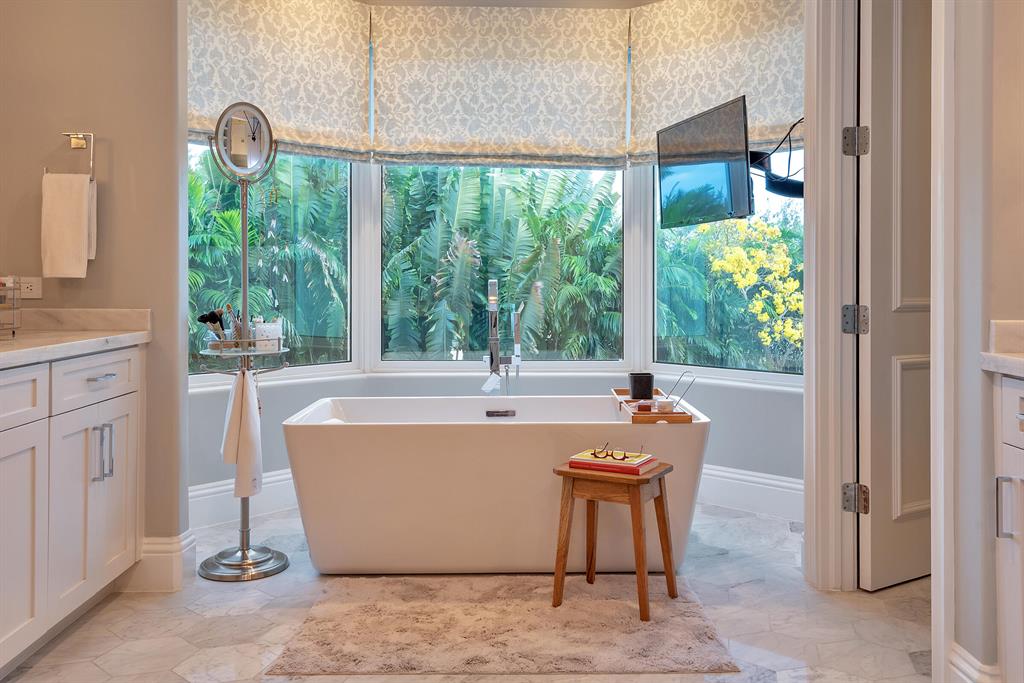 LAKE ROGERS ISLE UNIT E - Residential