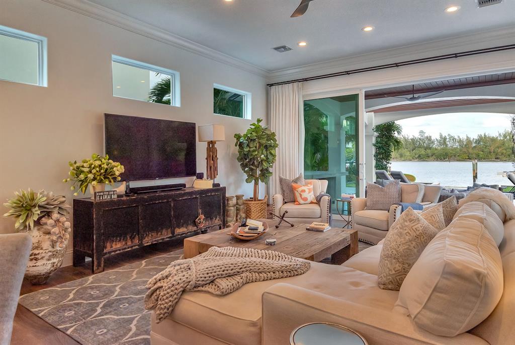 LAKE ROGERS ISLE UNIT E - Residential