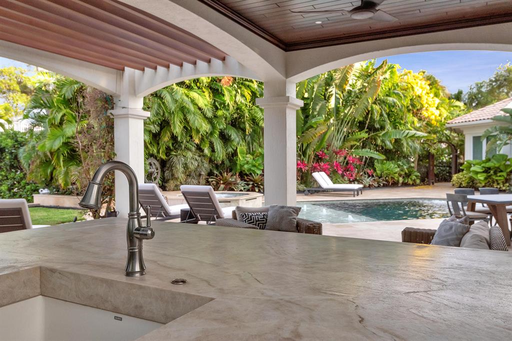 LAKE ROGERS ISLE UNIT E - Residential