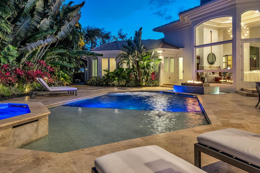 LAKE ROGERS ISLE UNIT E - Residential