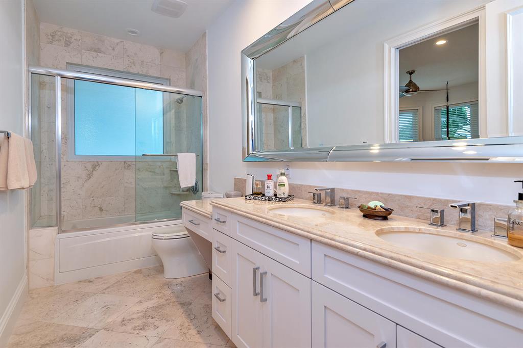 LAKE ROGERS ISLE UNIT E - Residential