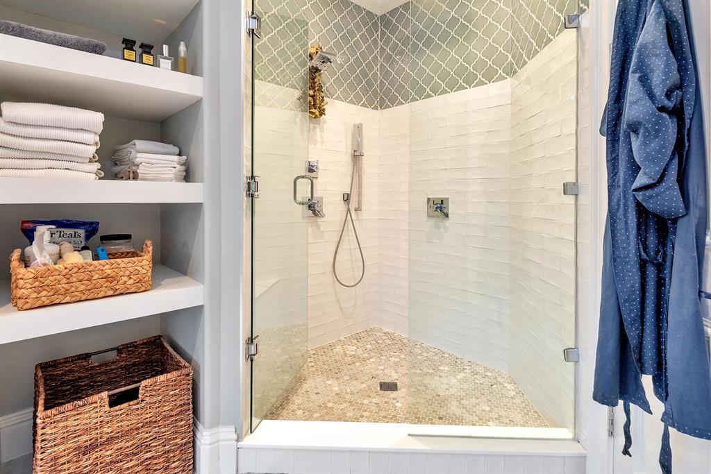 LAKE ROGERS ISLE UNIT E - Residential