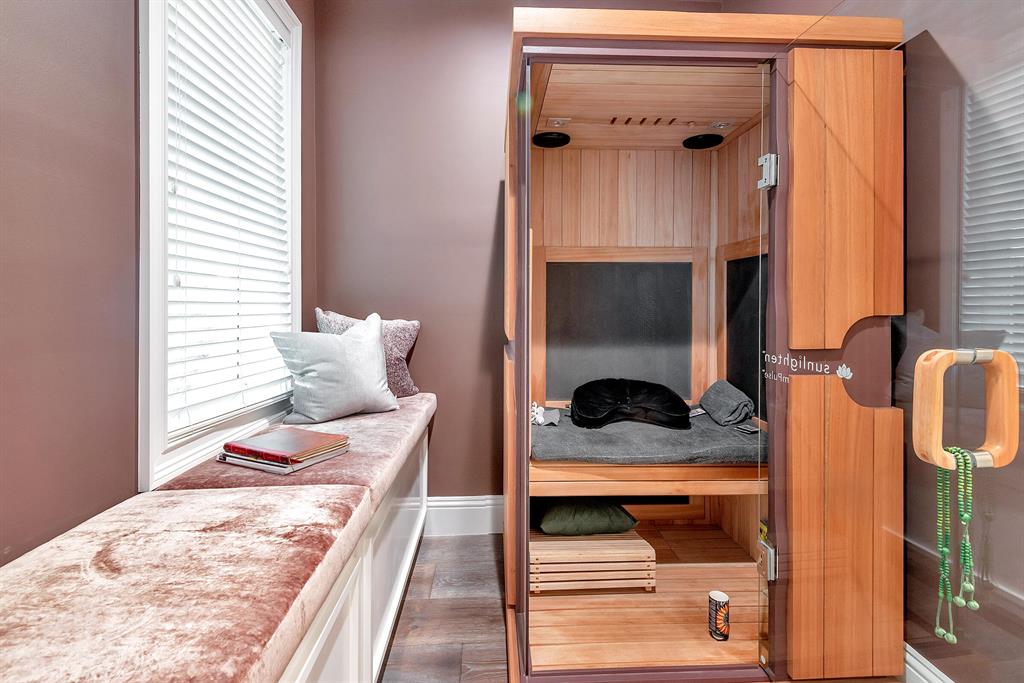 LAKE ROGERS ISLE UNIT E - Residential