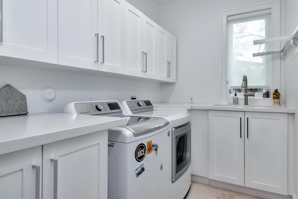 LAKE ROGERS ISLE UNIT E - Residential