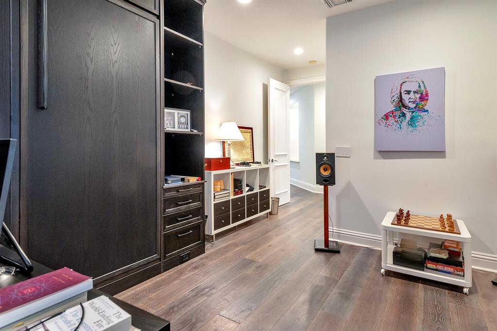 LAKE ROGERS ISLE UNIT E - Residential