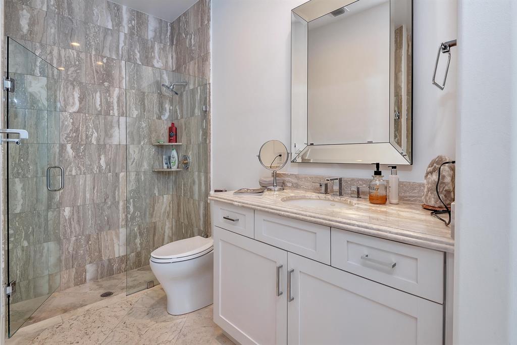 LAKE ROGERS ISLE UNIT E - Residential