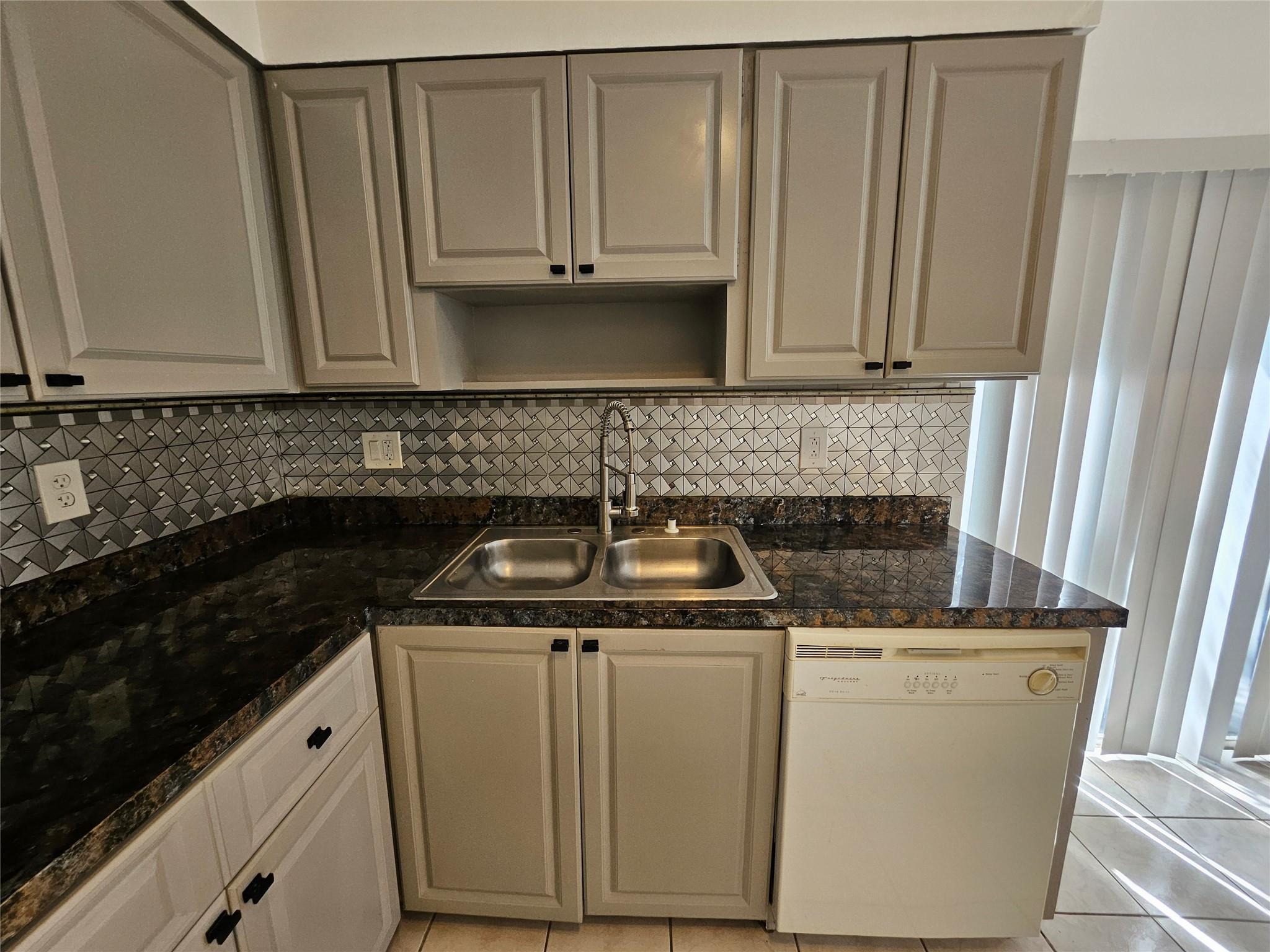 Townhouses at Jacaranda - Residential