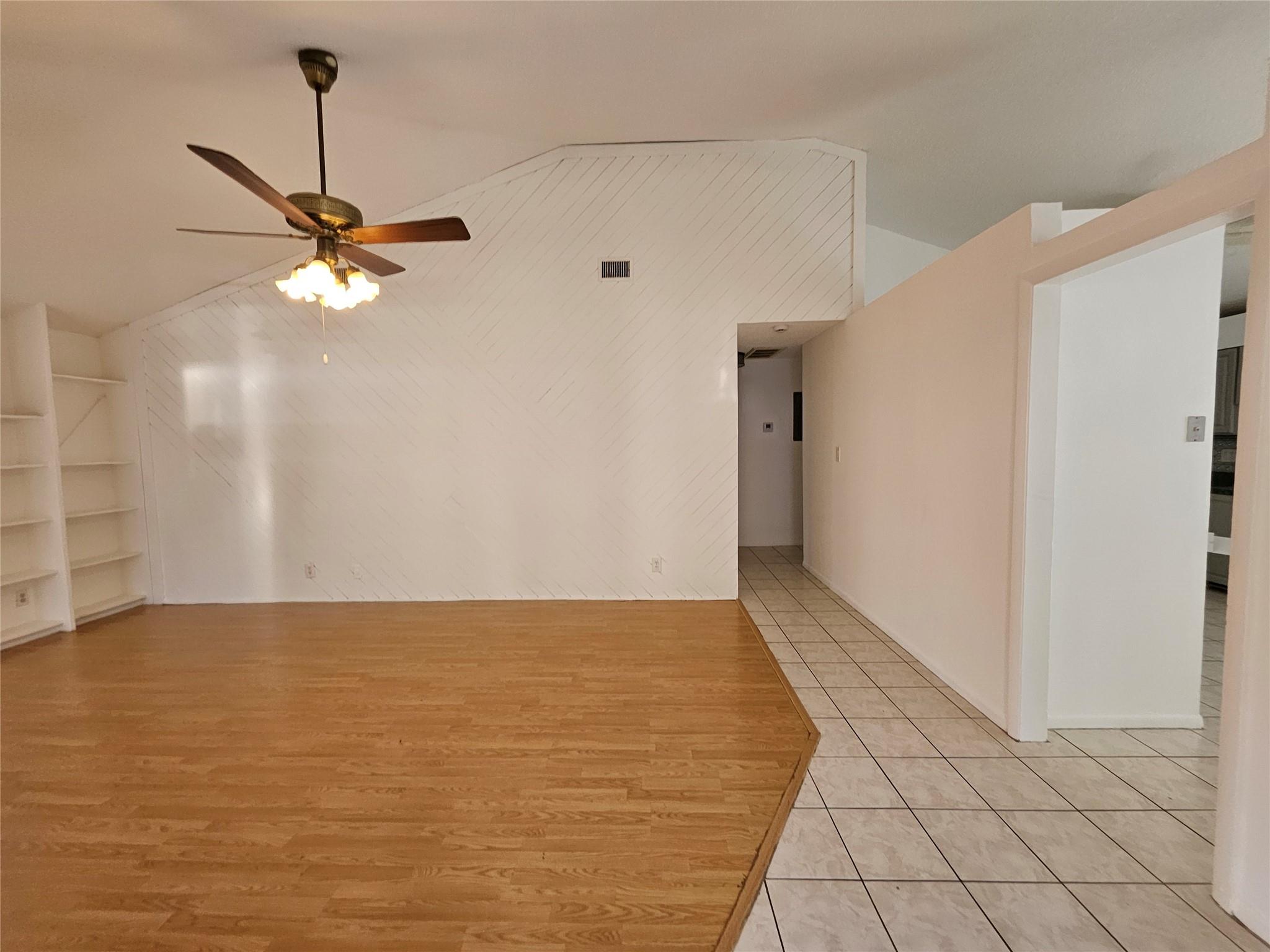 8047 NW 8th St 47/01