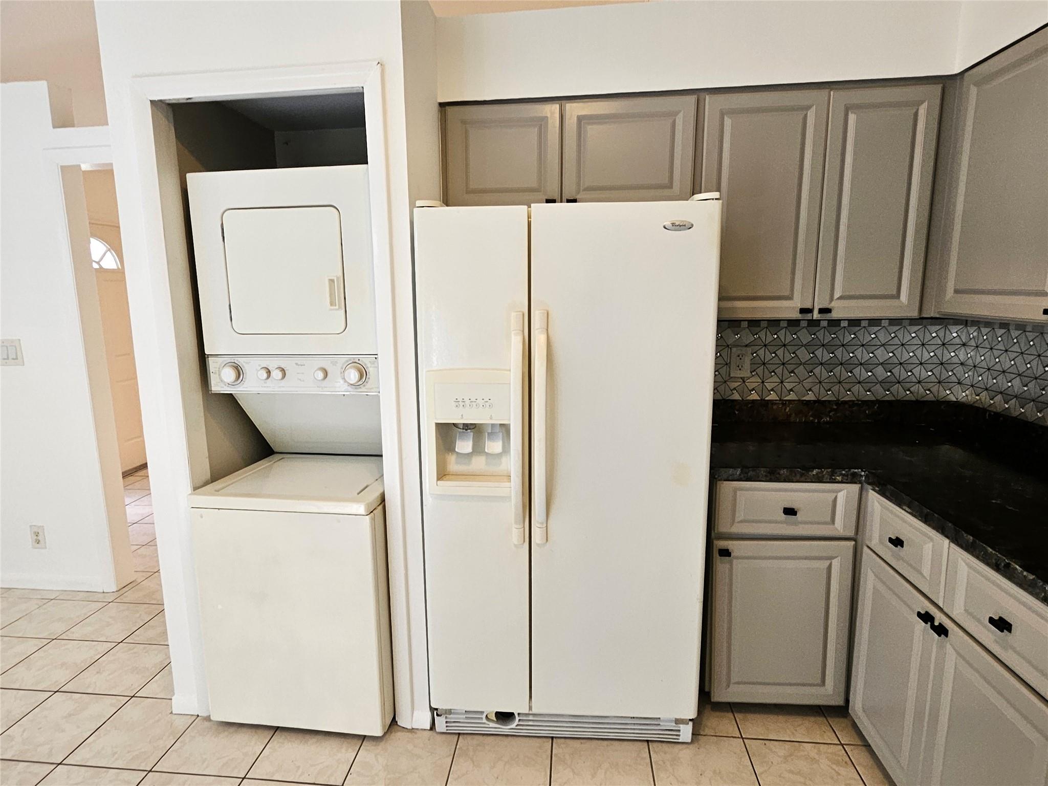 8047 NW 8th St 47/01