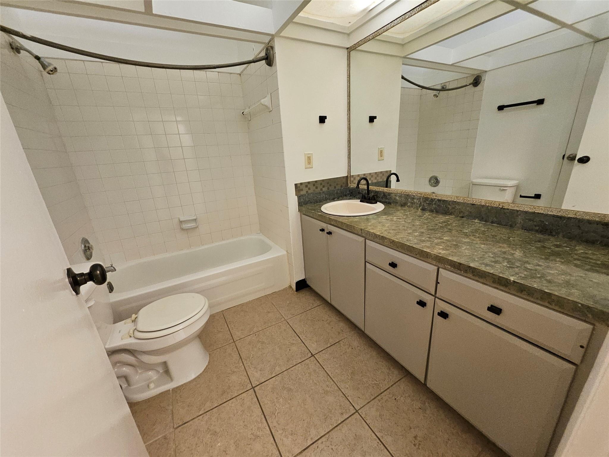 Townhouses at Jacaranda - Residential