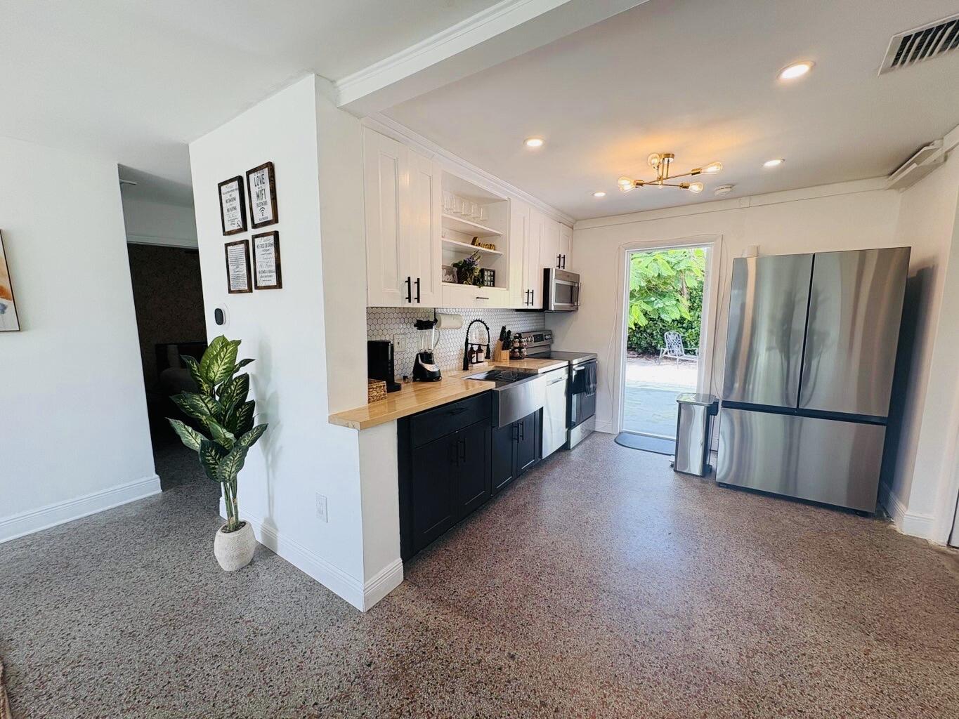 CRESTHAVEN NO 5 - Residential