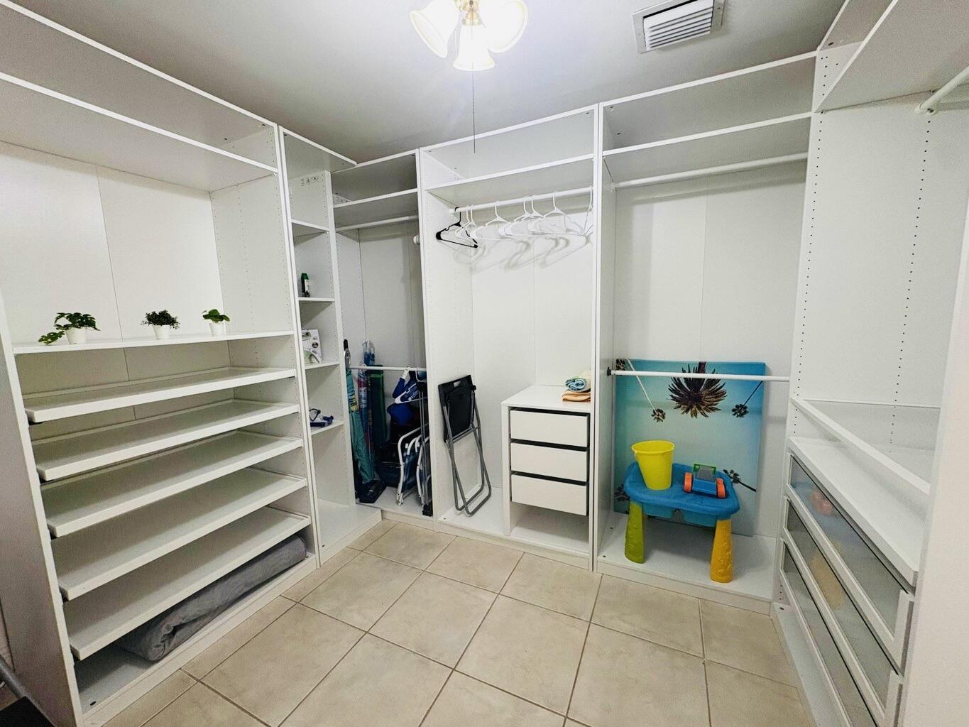 CRESTHAVEN NO 5 - Residential