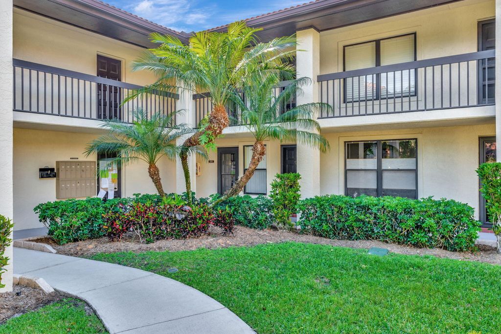 Photo of 391 Sw South River Dr #105, Stuart, FL 34997 (MLS # R11074051)