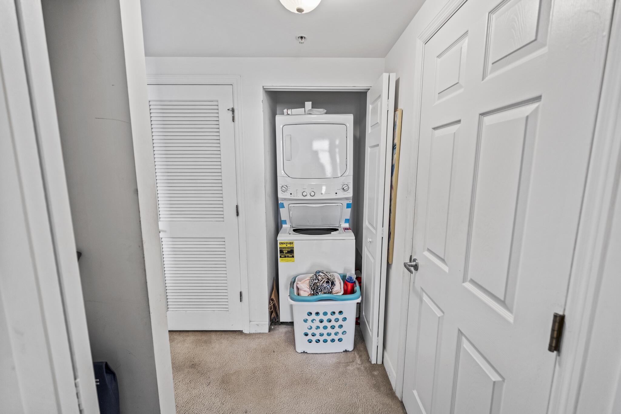 HOLLYWOOD STATION RES CONDO - Residential