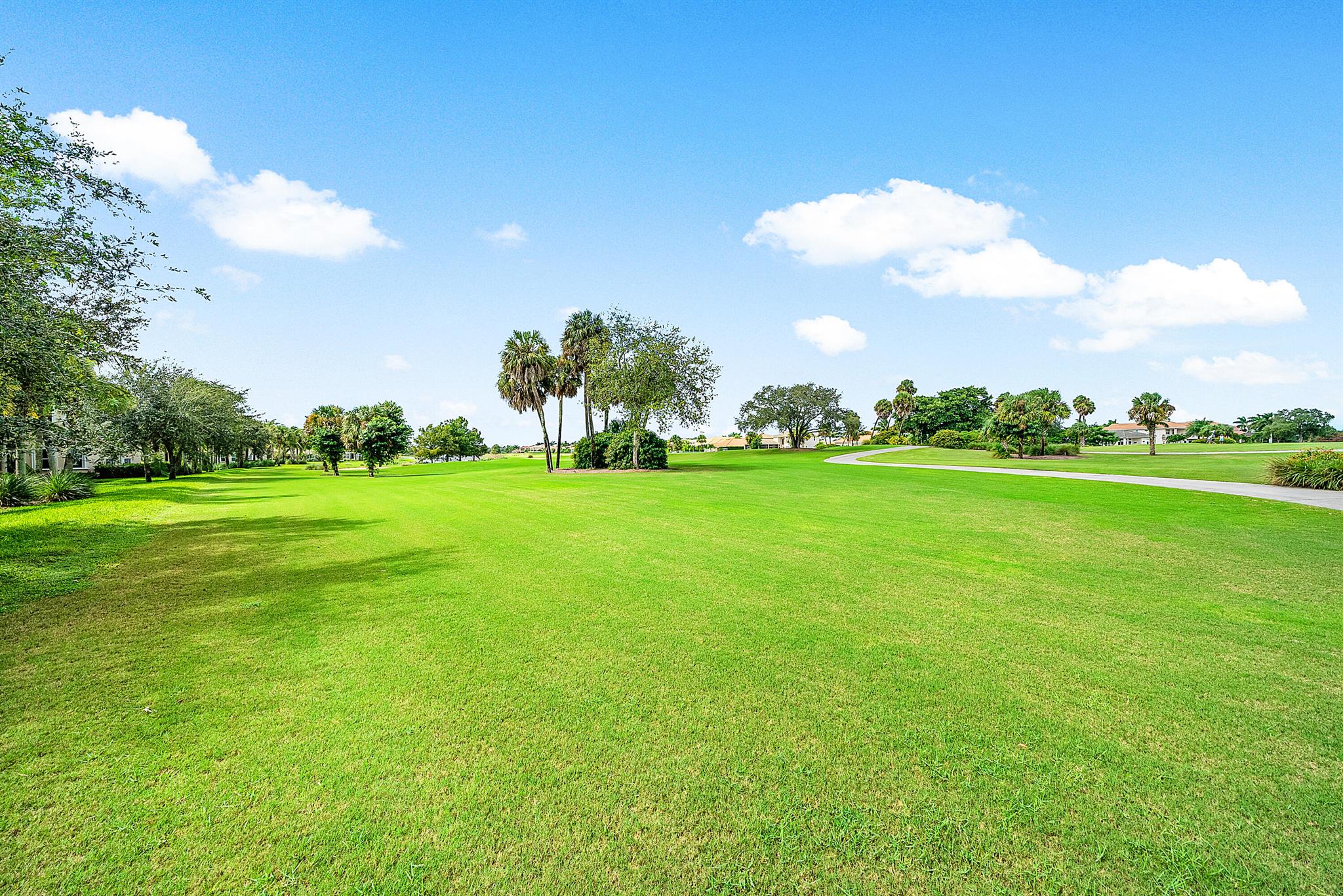 JUPITER COUNTRY CLUB COND - Residential