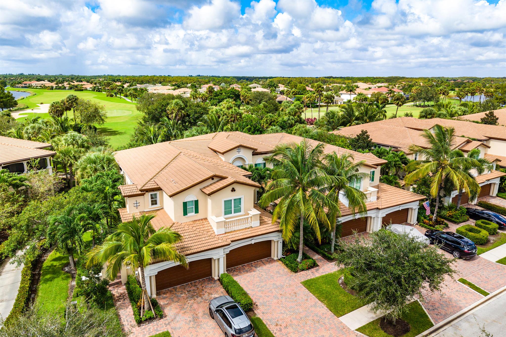 JUPITER COUNTRY CLUB COND - Residential