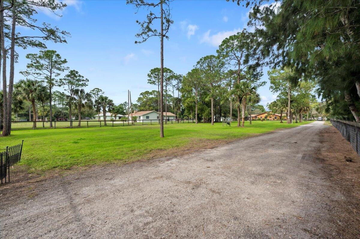 LOXAHATCHEE GROVES - Residential