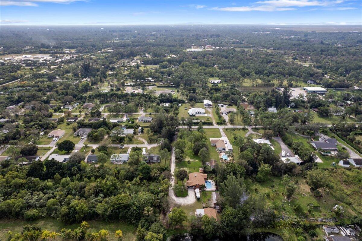 LOXAHATCHEE GROVES - Residential