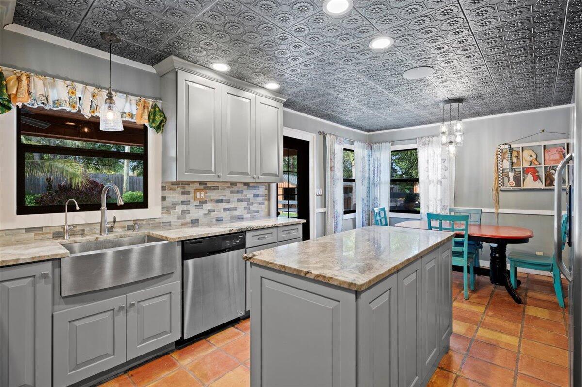 LOXAHATCHEE GROVES - Residential