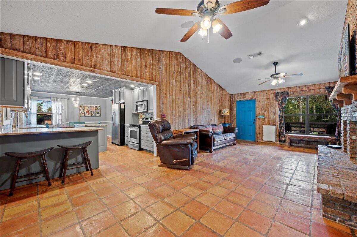 LOXAHATCHEE GROVES - Residential