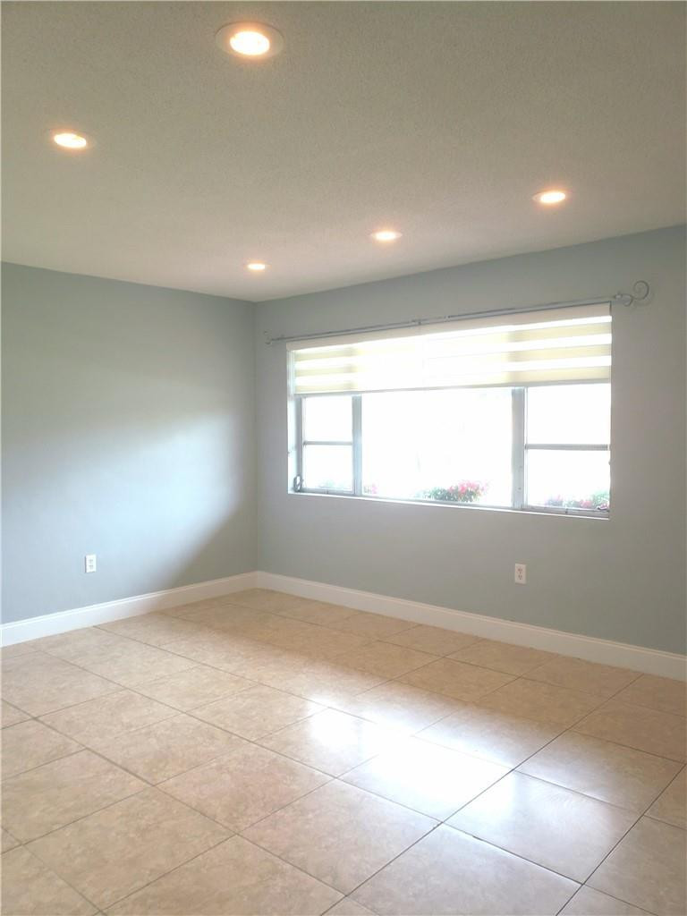 Sunrise Golf Village Sec - Residential