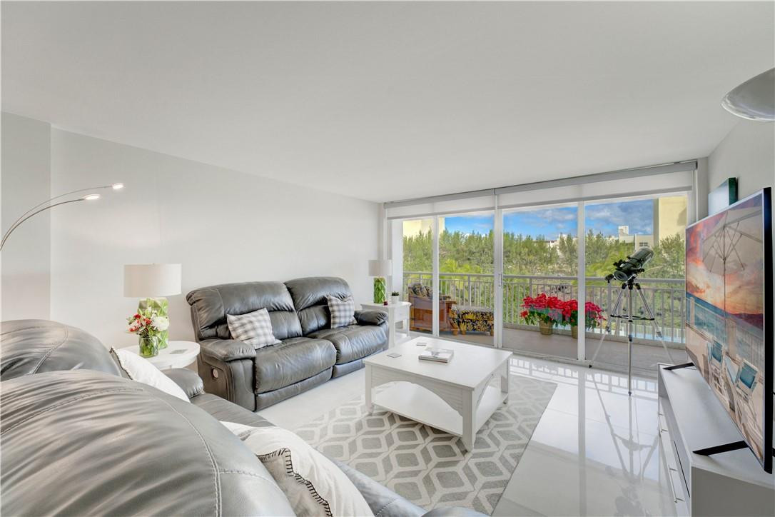 Barclay Condo - Residential