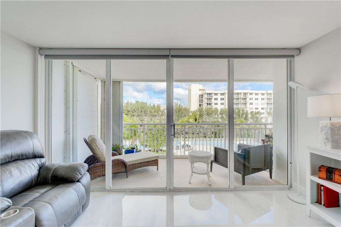 Barclay Condo - Residential