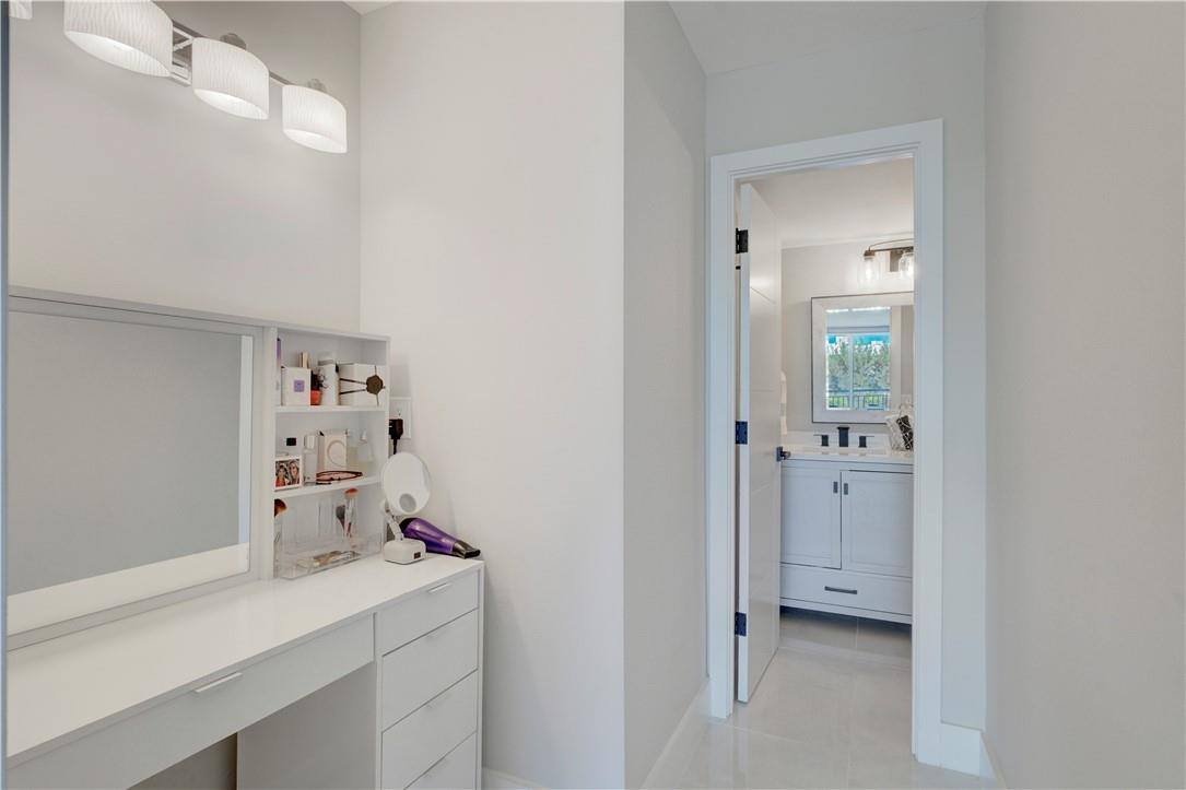 Barclay Condo - Residential