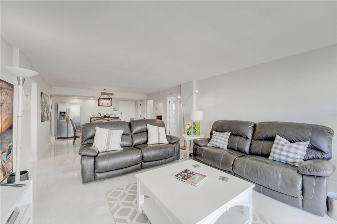 Barclay Condo - Residential