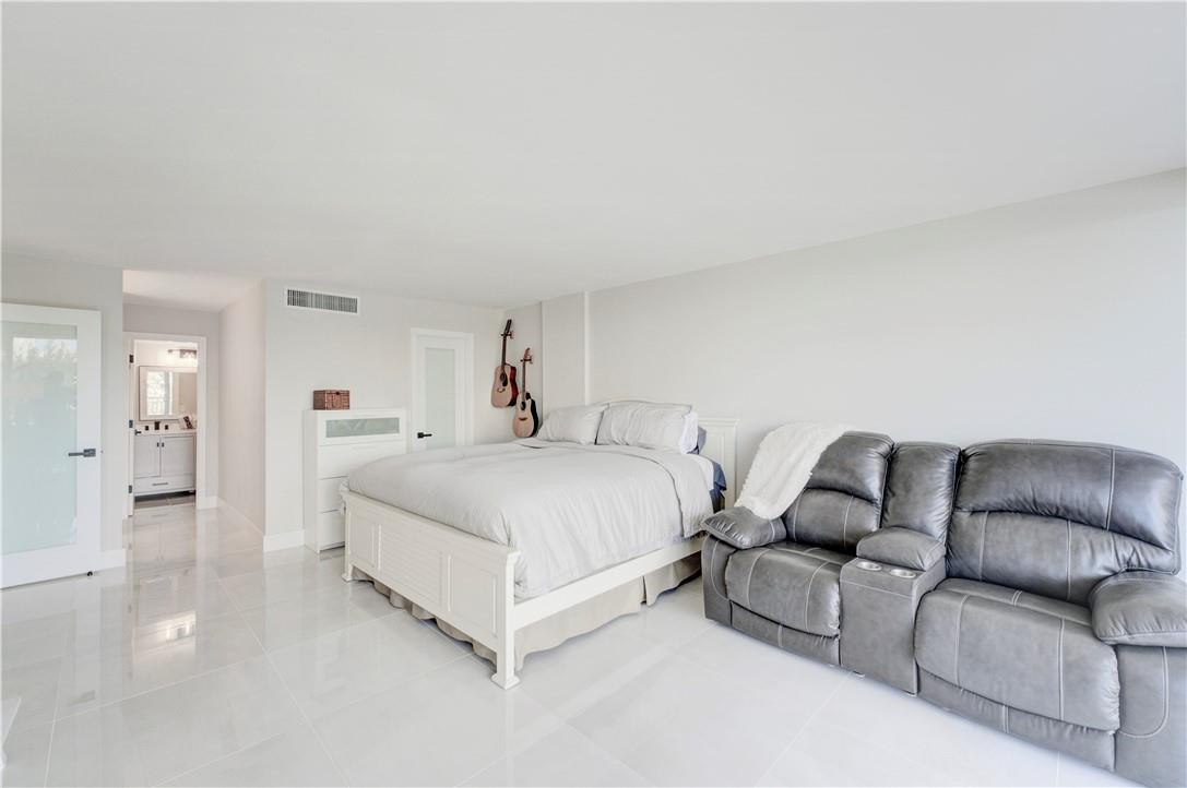 Barclay Condo - Residential