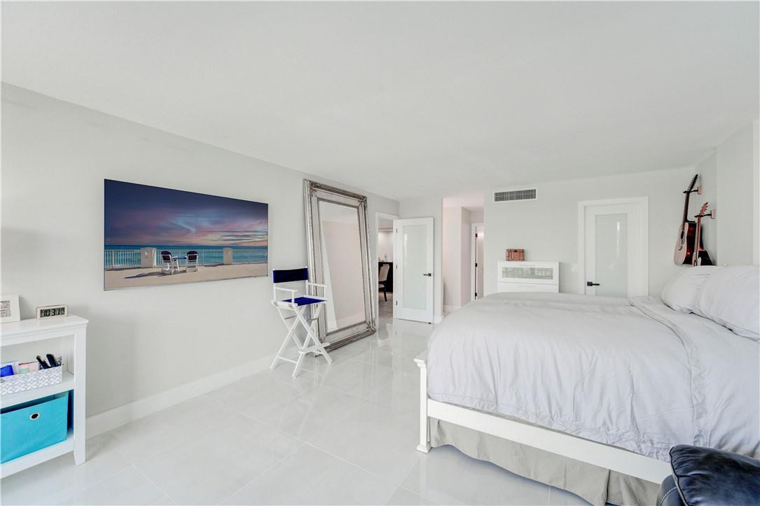 Barclay Condo - Residential