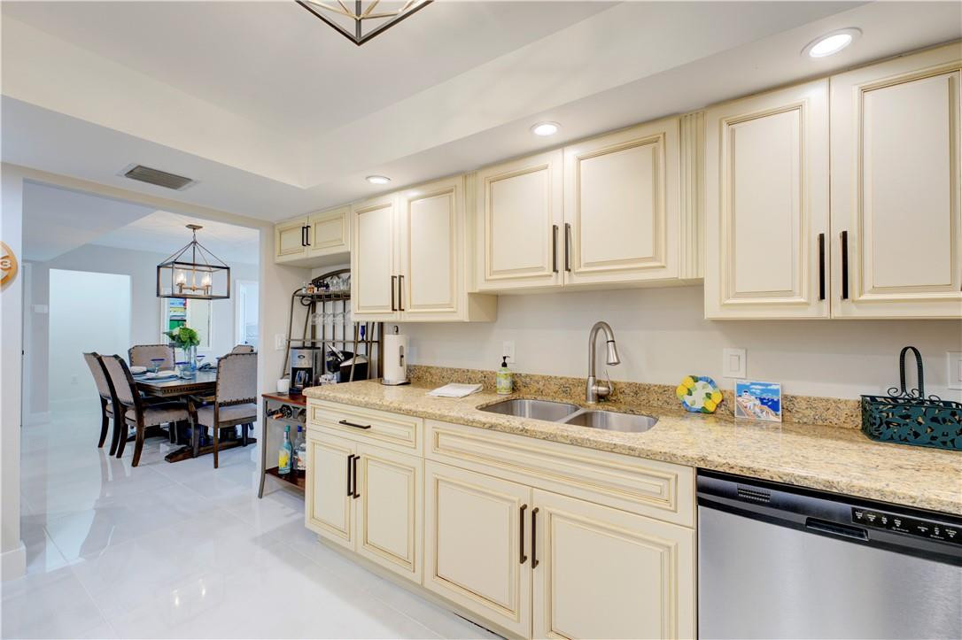 Barclay Condo - Residential