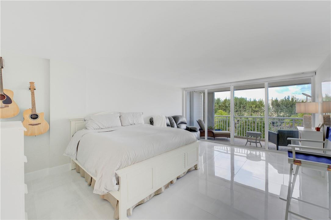 Barclay Condo - Residential