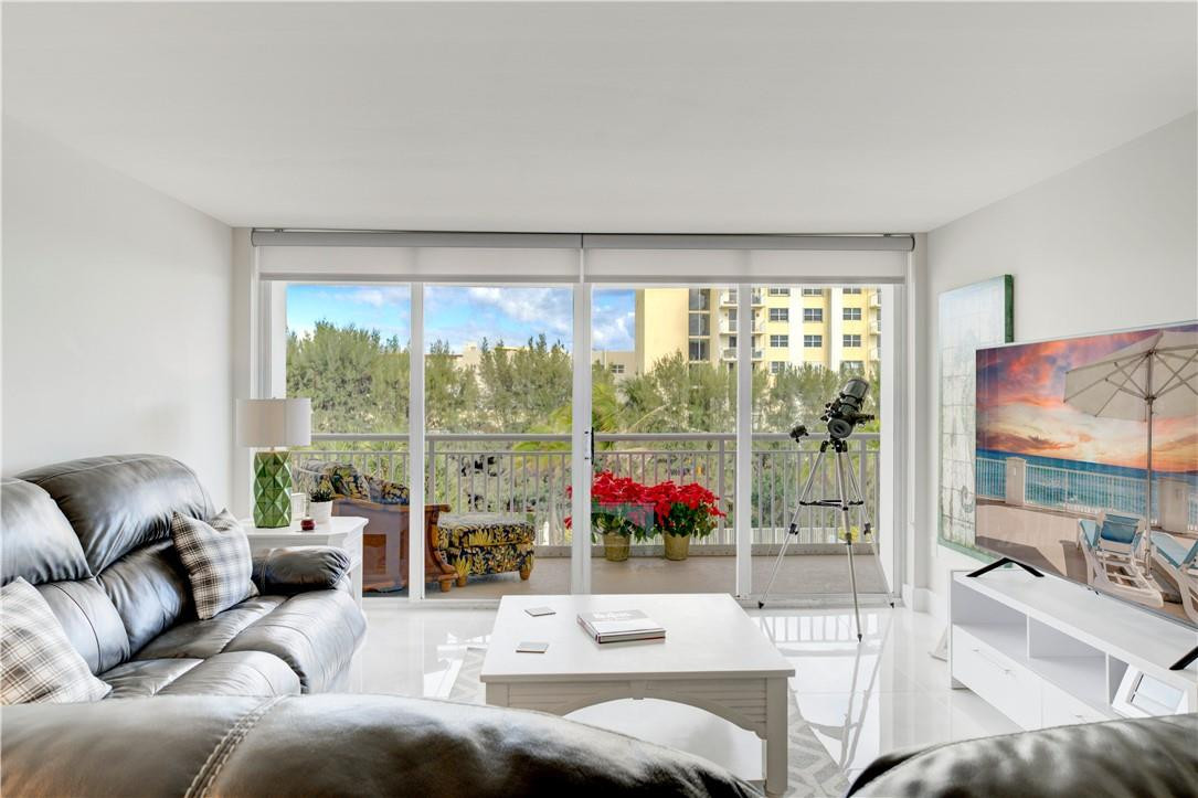Barclay Condo - Residential