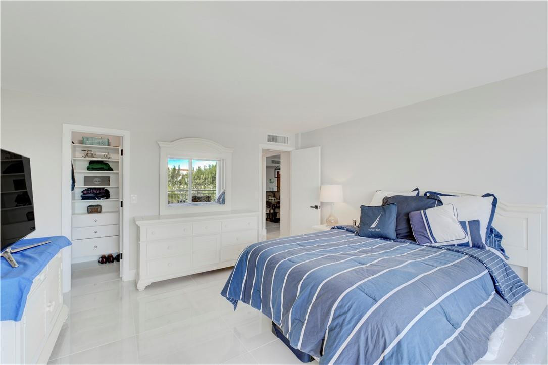 Barclay Condo - Residential