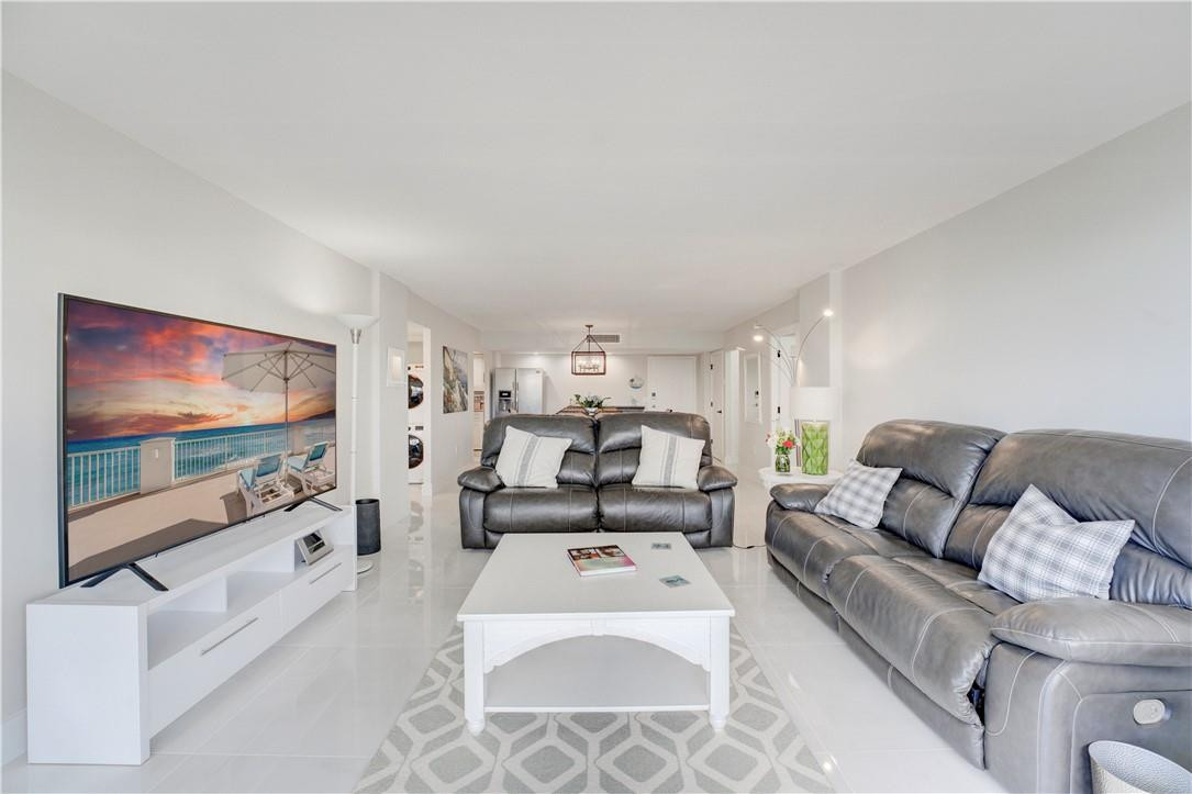 Barclay Condo - Residential