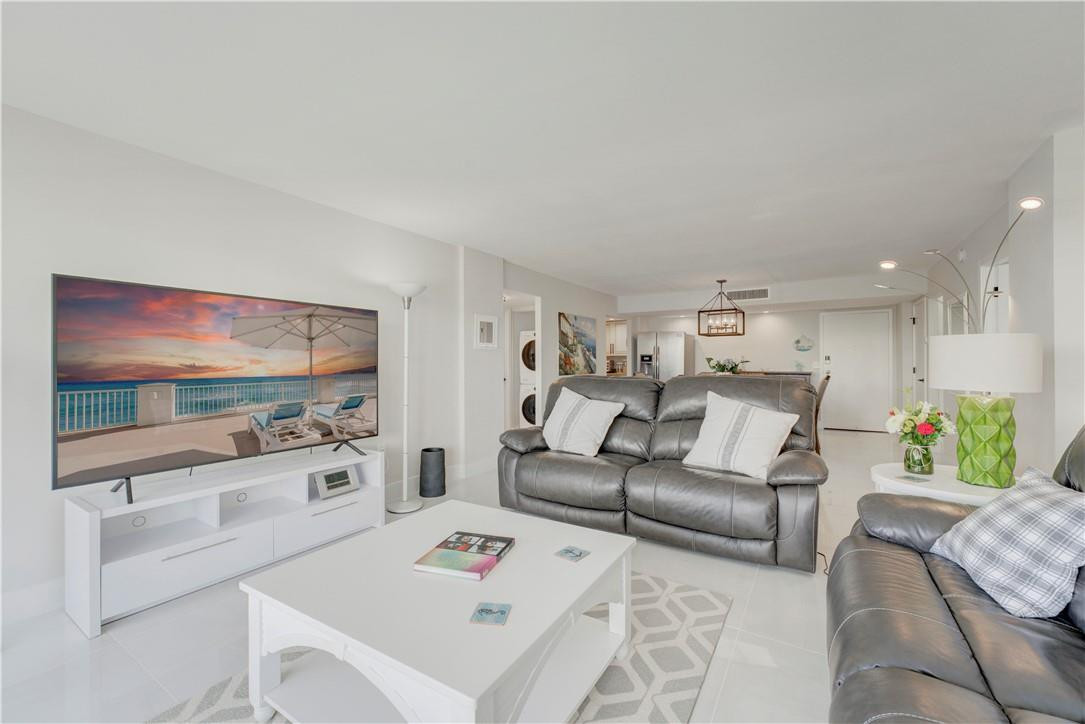 Barclay Condo - Residential
