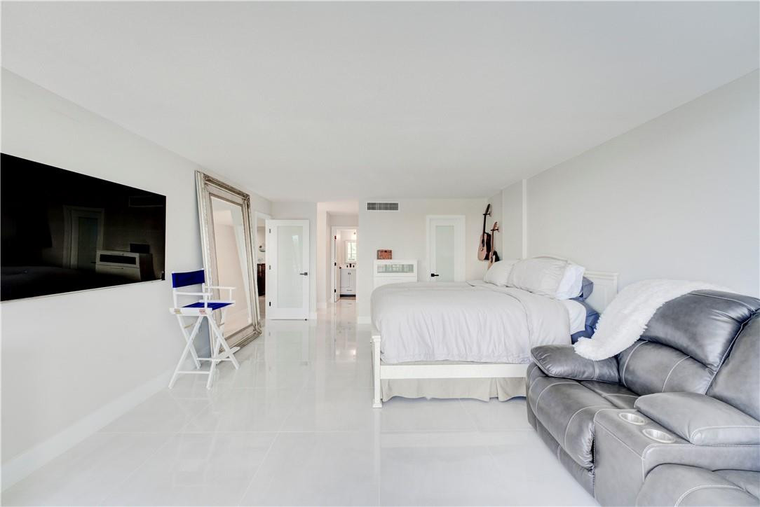 Barclay Condo - Residential