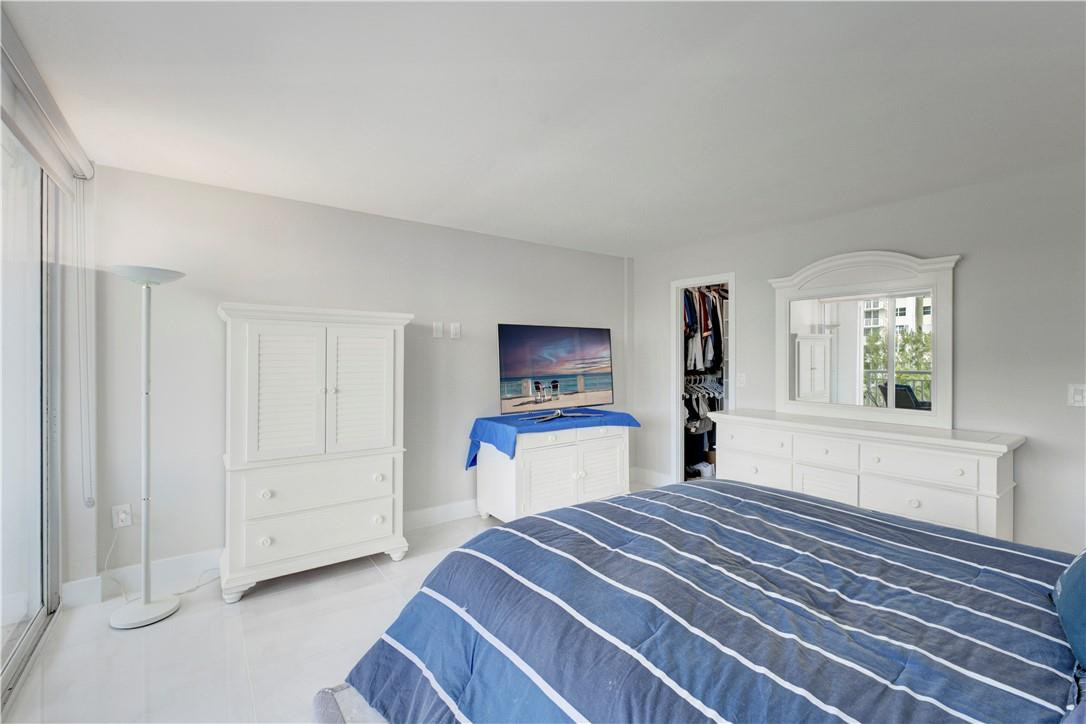 Barclay Condo - Residential