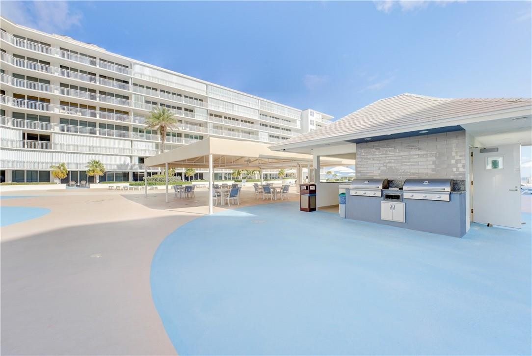 Barclay Condo - Residential