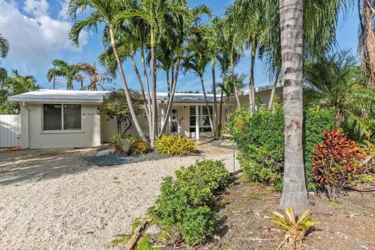 Coral Shores 30-44 B - Residential Lease