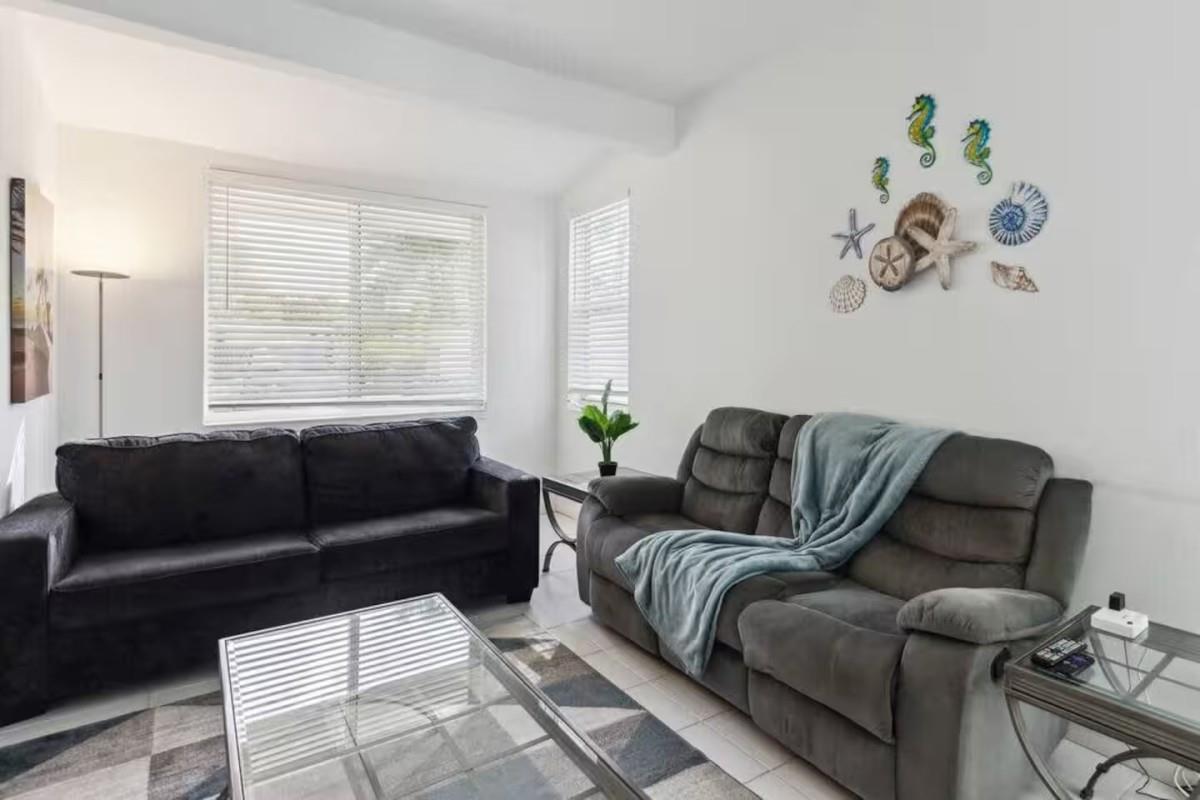 Coral Shores 30-44 B - Residential Lease