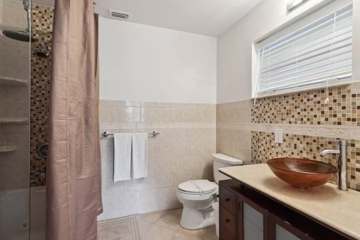 Coral Shores 30-44 B - Residential Lease