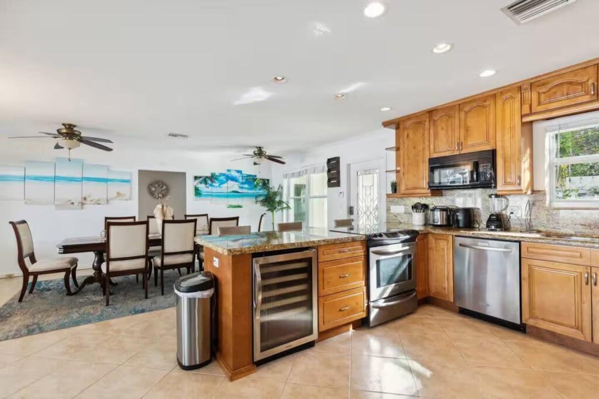 Coral Shores 30-44 B - Residential Lease