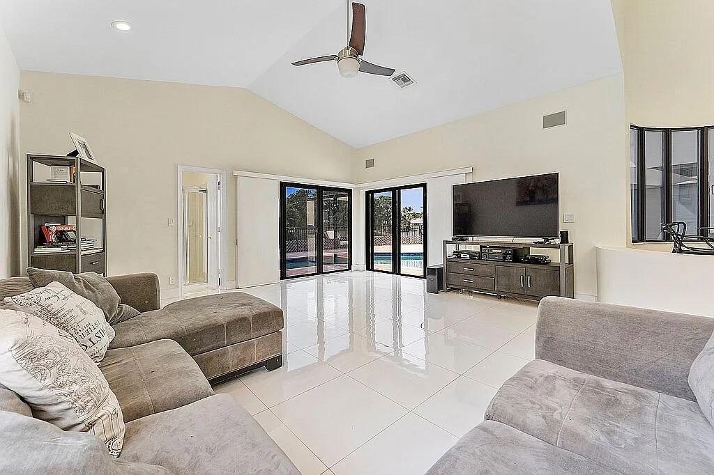 GLEN OAKS 1ST ADD - Residential