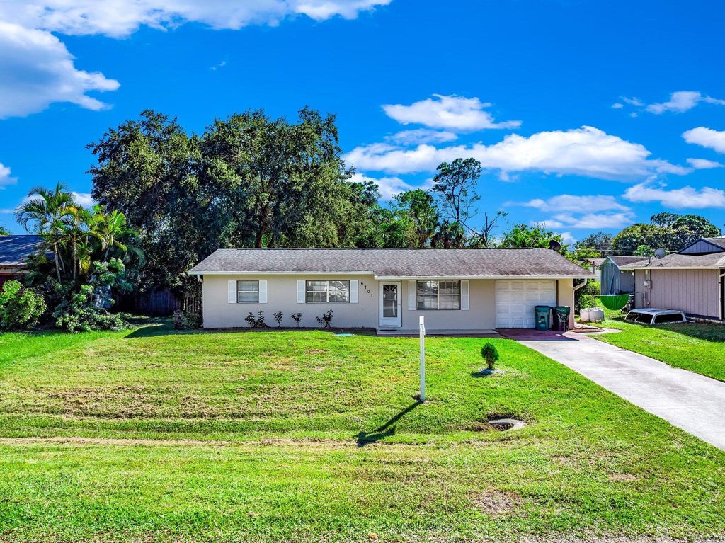 Photo of 6701 Fort Walton Avenue, Fort Pierce, FL 34951 (MLS # R11050219)
