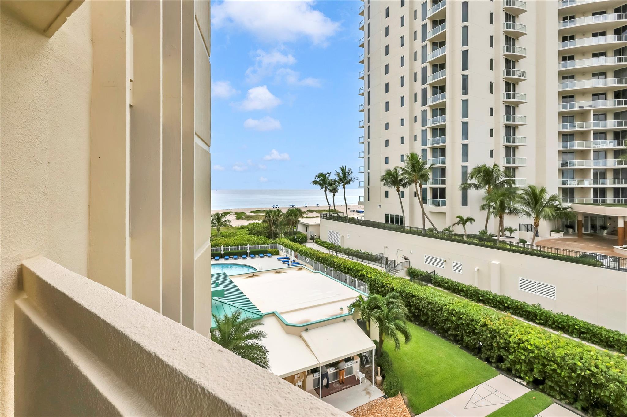 Phoenix Towers Condo 01 - Residential Lease